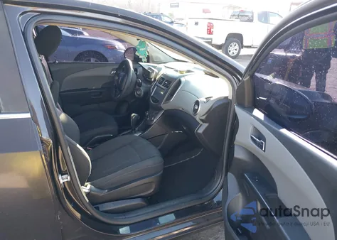 2016 Chevrolet Sonic Lt Auto z USA, uszkodzony, nr VIN 1G1JC5SH3G4139644